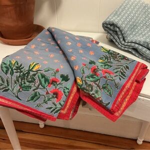 Large Beautiful Vintage Tablecloth